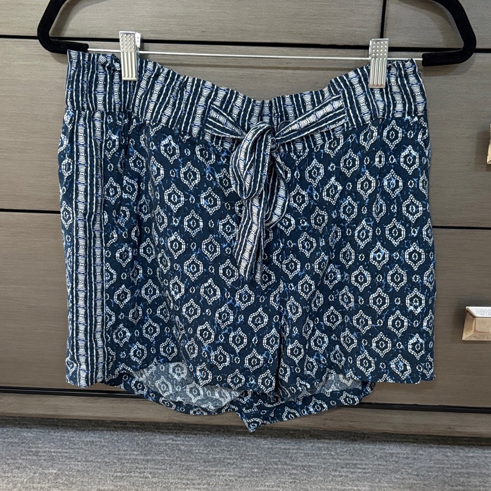 Cute, stretchy, navy blue patterned paper bag shorts by Liverpool.